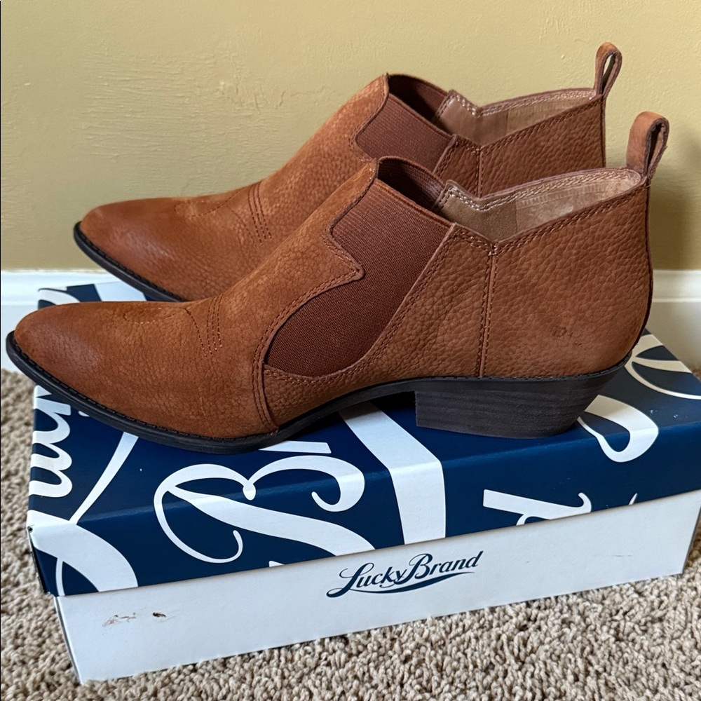 Lucky Brand Women's Brown Ankle Booties